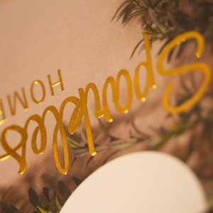 บริการออกแบบและผลิตแคตตาล็อก เมนู โบรชัวร์ สมุดพับ คุณภาพสูงแบบ OEM พร้อมบริการเย็บเข้าเล่ม ปกแข็ง เคลือบฟิล์ม ปั๊มนูน/ปั๊มจม - Product Image 2