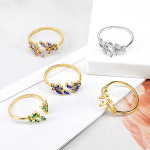 Joyeria <span class=keywords><strong>Bijouterie</strong></span> Anillo Latón Chapado en oro Aleación de cobre Circón verde Mujeres Anillos de joyería de moda 18K Oro laminado al <span class=keywords><strong>por</strong></span> <span class=keywords><strong>mayor</strong></span> - Product Image 1