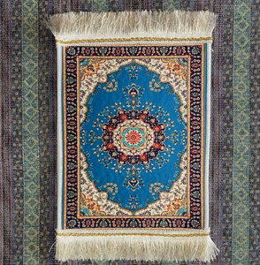 Tapis de prière portable en soie glacée antidérapant et lavable pour le Hajj, idéal pour l'avion et la maison – Articles ethniques musulmans - Product Image 6