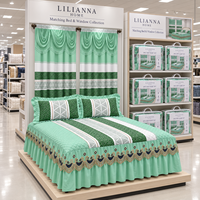 Ensemble de couvre-lit matelassé imprimé 5 pièces en gros avec jupe de lit à volants 2 couches, 2 taies d'oreiller et 2 panneaux de rideaux assortis
