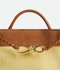 Sac à main Bottega BV Andiamo en daim bicolore avec effet velours côtelé, doté d'un détail de nœud signature et d'une fermeture coulissante Veneta - Product Image 3