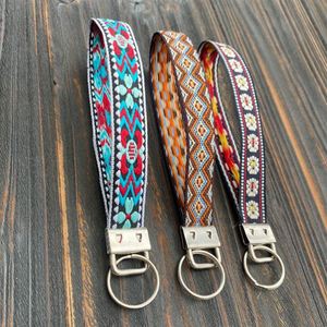 Personnalisation en gros : Porte-clés brodé, Bracelet tressé à la main de style ethnique, Long pendentif rétro - Product Image 1