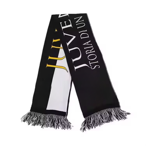 ملحقات مروحة كرة القدم الرياضية عالية الجودة ومخصصة ومطبوعة من البوليستر للأطفال - Product Image 2