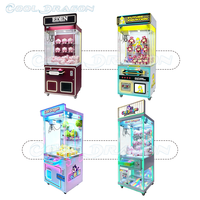 Machine à griffes d'arcade Lucky Cat en acier inoxydable à monnayeur avec interface anglaise pour la distribution de peluches et les centres de jeux