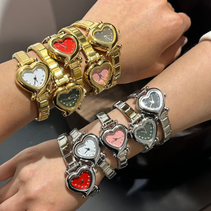En gros, Bracelet de charms italiens 9 mm en acier inoxydable avec base cœur et motif cadran de <span class=keywords><strong>montre</strong></span> 'love', et montres à charms italiens en forme de cœur en gros - Product Image 3