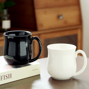 Tasse en céramique 16oz noire unie avec poignée pour boire de l'eau ou du café - Product Image 3