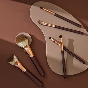 Nhãn Hiệu Riêng Chất Lượng Cao Dê Tóc Tùy Chỉnh Bằng Gỗ Trang Điểm Bàn Chải Chuyên Nghiệp Số Lượng Lớn Trang Điểm Bàn Chải Thiết Lập - Product Image 3