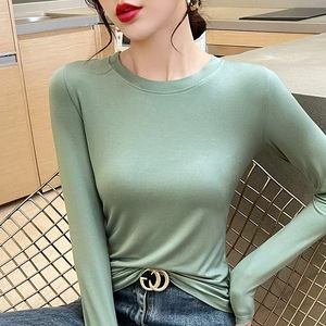 Una camiseta negra de cuello redondo para mujer, novedad de verano 2025, de manga larga <span class=keywords><strong>con</strong></span> capa base modal, combinada <span class=keywords><strong>con</strong></span> una parte superior elegante en un <span class=keywords><strong>estilo</strong></span> delgado - Product Image 2