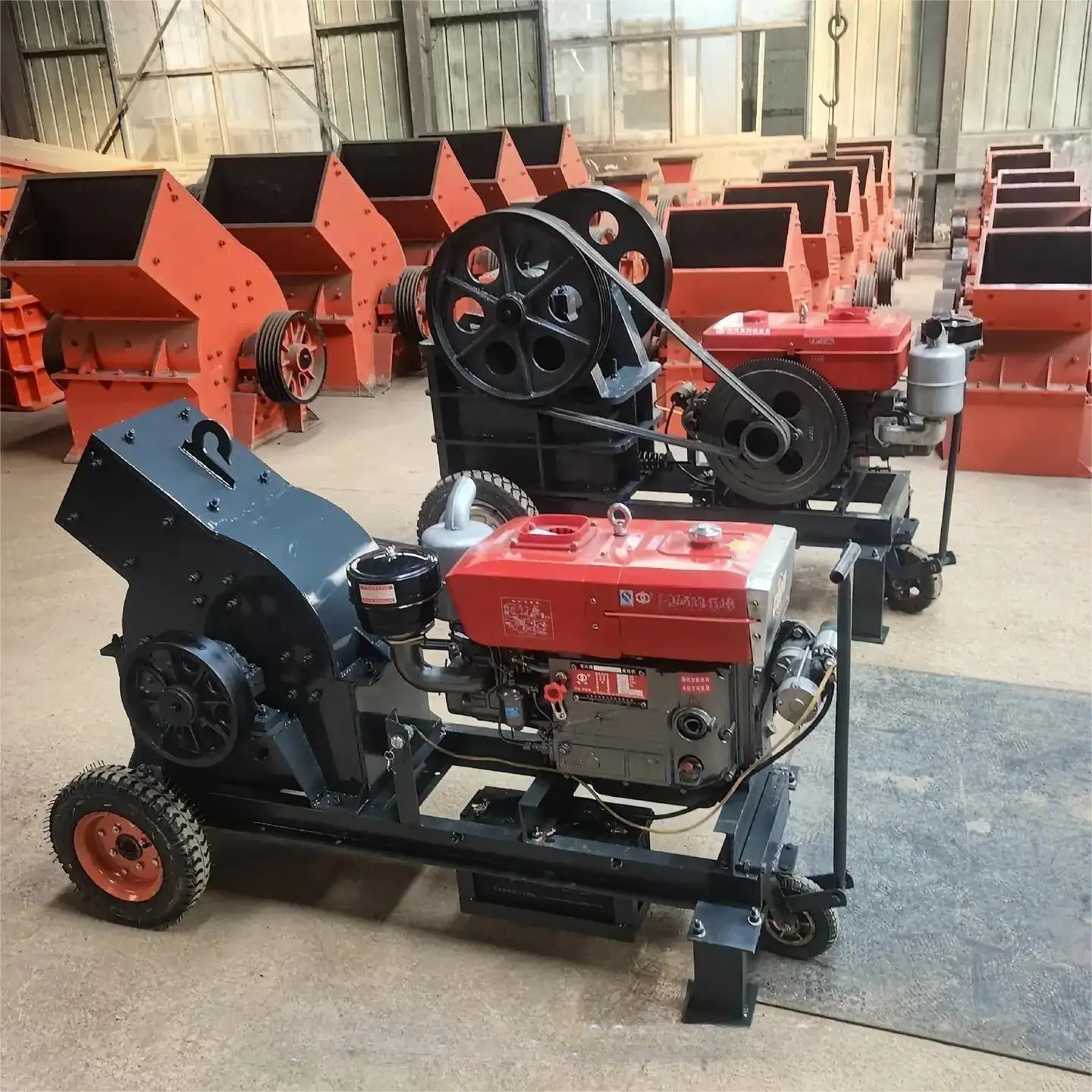 High efficiency portable mini diesel engine hammer crusher  small mobile coal glass gold ore rock price discount rock crusher