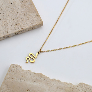 Snake Pendant Necklace Gold Chain Women's Everyday Wear Geometric Animal Design 18k Gold Plated Clavicle Chain - Product Image 2