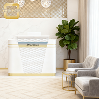 Bureau de réception de luxe argenté avec plateau en marbre personnalisé pour pédicure, mobilier de beauté avec éclairage LED, table carrée