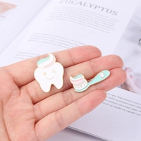 Broches en émail et brosse à dents, sourire clin d'œil broches à dents Badges de dentiste vêtements accessoires de décoration cadeau pour dentiste