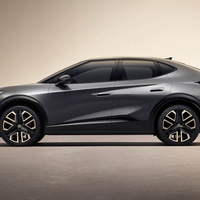 Elegante SUV compacto con puerta trasera deslizante, Yuzhong 06 EV, coche eléctrico familiar.