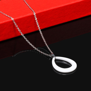 Collar de acero inoxidable con colgante de cerámica en forma de lágrima, colgante hueco en blanco y negro para mujer, joyería de moda para uso diario - Product Image 3