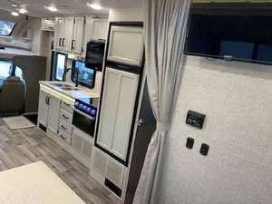 รถพ่วงแคมป์ปิ้งมือสอง ปี 2023 ยี่ห้อ ENTEGRA รุ่น ODYSSEY 24B สีขาว มาตรฐานยูโร 5 สำหรับ 4-6 คน พร้อมพื้นอะคริลิค - Product Image 4