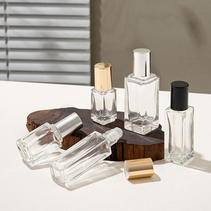 Étiquettes personnalisées 3ml 4ml 5ml 6ml 15ml 20ml carré de 10ml bouteille de parfum en verre à bille roulante en métal bouteille d'huile essentielle en verre - Product Image 4
