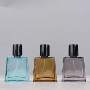 Botella de Perfume de Vidrio Vacía de Lujo de 30 ml, Forma Cuadrada, con Superficie para Grabado en Caliente, Recargable, con Pulverizador, Personalizable, Venta al Por Mayor - Product Image 4