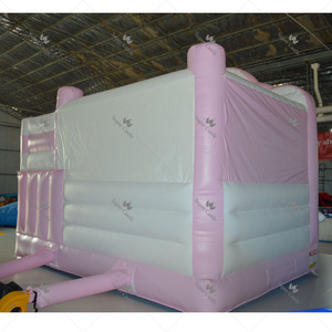 Château gonflable rose « Oh Baby Girl » pour révélation du sexe, avec toboggan et piscine à balles, idéal pour location de fête de naissance - Product Image 4