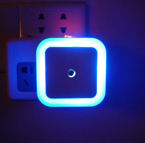 Akıllı hareket sensör ışıkları LED gece lambası çocuklar için oturma odası ofis için ışık kontrolü ile Plug-In yatak lambası - Product Image 3