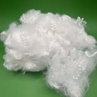 Fibre de polyester vierge blanche 6D 64mm à prix d'usine pour le rembourrage de couettes, jouets, sacs et la production de tissus non tissés