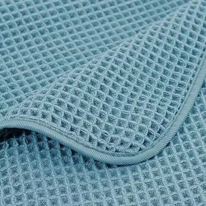 POLYTE Quick-Dry <b>Microfiber</b> <b>Bath</b> <b>Towel</b> Set of 2 Lint-Free 70 X 35 Inches Waffle Weave 300-499 GSM - Product Image 4