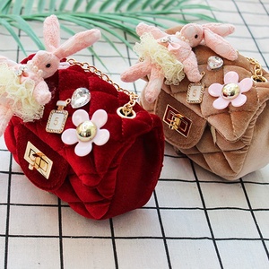 กระเป๋าสะพายข้างผ้ากำมะหยี่ขนาดเล็ก,อุปกรณ์ตกแต่งลายดอกไม้กระต่ายน้อยกระเป๋าสายโซ่สะพายไหล่ขนาดเล็กสำหรับเด็กผู้หญิง - Product Image 3