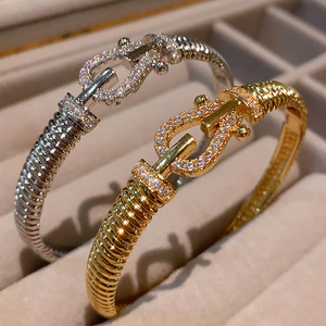European American Style Horseshoe Buckle Zircon <b>Bracelet</b> Gold White Geometric Design Wedding Fashion <b>Copper</b> Chain Link <b>Bracelet</b> - Product Image 4