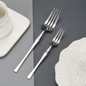 Ensemble de couverts réutilisables en acier inoxydable, écologiques et durables, pour mariage, couteau à steak, fourchette, cuillère à dessert, vaisselle de luxe moderne - Product Image 4