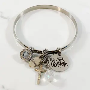 Set Regalo Autentico di Bracciale, Collana e Orecchini in Acciaio Inossidabile e Lega di Zinco con Scritta 'Believe' - Product Image 5