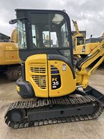Excavatrice Komatsu 35 MR, poids opérationnel de 3500 kg, capacité de la benne de 0,12 m³, puissance de 20,4 kW