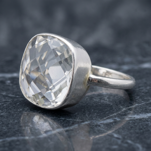 Anillos de Dama de Honor Clásicos y Atractivos de Cuarzo Plateado con Cristales y Baño de Oro para Aniversario - Product Image 4