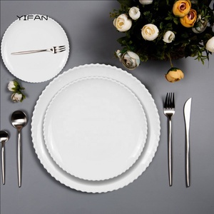 Service de vaisselle moderne en céramique et porcelaine, avec bordure perlée blanche, comprenant assiettes de présentation et assiettes de dîner, pour mariage, restaurant et fête - Product Image 3
