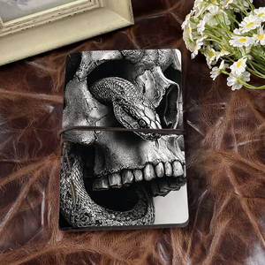 Cuaderno A6 con colgante decorativo Regalo de incorporación perfecto para nuevos empleados para darles la bienvenida con calavera y serpiente en espiral Printe - Product Image 2