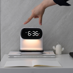 Moderno caricatore Wireless 15W lampada intelligente sveglia digitale LED USB-Powered bianco Touch Control eco-compatibile lampada da comodino - Product Image 2