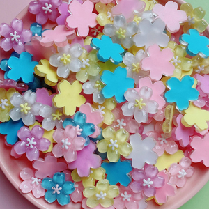 Accessoires de bijoux DIY : Breloques miniatures en résine Fleur de Sakura pour la création de broches, coques de téléphone faites à la main et aimants de réfrigérateur - Product Image 4