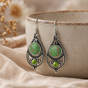 Orecchini Pendenti Vintage con Pietra Verde, Gioielli Scintillanti Ispirati al Lusso Reale per Donne - Product Image 6