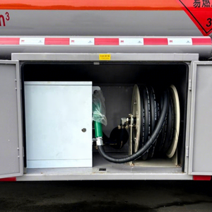 Mini camion-citerne Dongfeng 4x2 de 3000 litres pour le transport de carburant, diesel et essence - Product Image 6