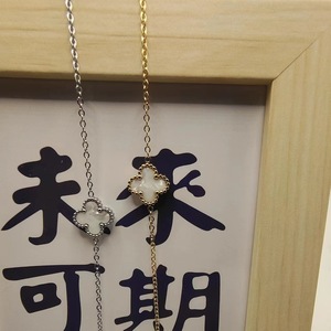 Nicht Verblassendes 18k Gold Edelstahl Vierblättriges Kleeblatt Armband, Einzelblüten-Doppelseitiges Perlmutt Mini 13mm, Direkt vom Hersteller - Product Image 6