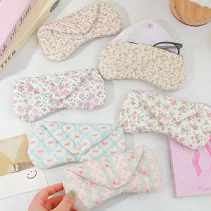 Estuche para Gafas con Diseño de Corazón y Flores, Estuche Acolchado de Pana para Gafas para Uso Diario Escolar, Estuche para Gafas Estilo Coreano para Mujer - Product Image 4