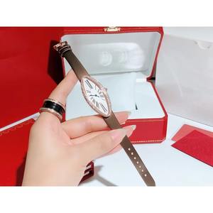 Montre à quartz de luxe pour femmes de style classique Drioshipping, bracelet en cuir véritable, montre pour femmes et filles - Product Image 2