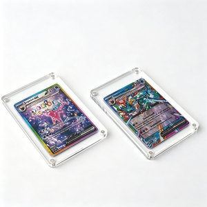 Vente en gros de présentoirs en acrylique pour cartes individuelles 35PT avec aimants, porte-cartes en acrylique pour cartes à collectionner, porte-cartes en acrylique pour cartes Pokémon, porte-cartes en acrylique pour cartes de sport - Product Image 4
