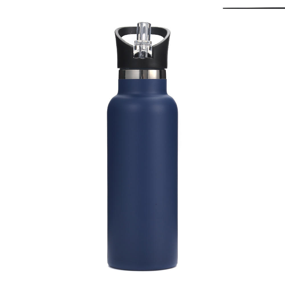 สีน้ำเงินกรมท่าพร้อมหมวกฟาง