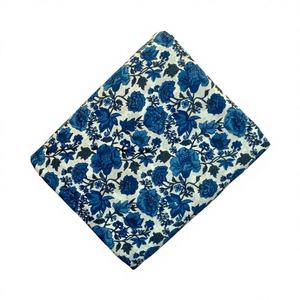 เดรสทรงเอไลน์สไตล์โกธิคหวานๆ สำหรับผู้หญิง ผ้าถักนิตติ้ง 100% คอตตอน ทำมือ พิมพ์ลายดอกไม้ดิจิทัลแบบอินเดีย เป็นมิตรต่อสิ่งแวดล้อม - Product Image 1