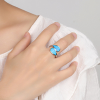 Bague en argent sterling 925 plaqué argent avec opale, incrustation exquise, éclat doux et irisé, vente en gros XYOP