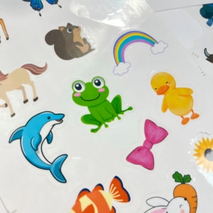 Pegatinas personalizadas de dibujos animados transparentes y bonitas con corte especial, en tamaños irregulares, adecuadas para cajas de regalo, etiquetas de regalo, vinilo. - Product Image 5