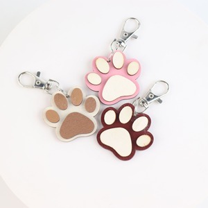 Wooden Pet Keychain Wood Bear Dog Keychain Bag Charm Unique Accessory for Backpacks Purse and Personal Style Decoration