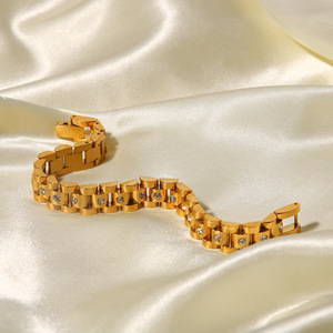 Pulsera de tenis de moda para mujer, de aleación de zinc, oro y plata, con diamantes de imitación y diseño de cadena, accesorio de joyería para regalo y ocasiones. - Product Image 2