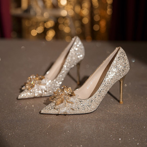 Escarpins de mariée à paillettes, bout pointu, talon aiguille super haut 8 cm, décoration florale, doublure en satin, style uni, tendance mode - Product Image 2