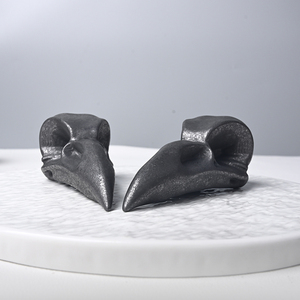 Calaveras de Cuervo Talladas a Mano en Cristal Natural Shungite, Calaveras de Cuervo de Cristal para Regalo, Venta al Por Mayor - Product Image 3