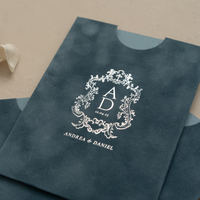 Invitations, pochettes, enveloppes, cartes RSVP et programmes de luxe faits main, estampillés à la feuille d'or, en velours, sur mesure (taille ou couleurs)